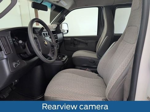 Used 2018 Chevrolet Express 3500 LT w/ LT Preferred Equipment Group image 4