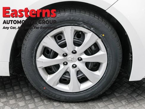 Used 2024 Toyota Corolla LE image 30