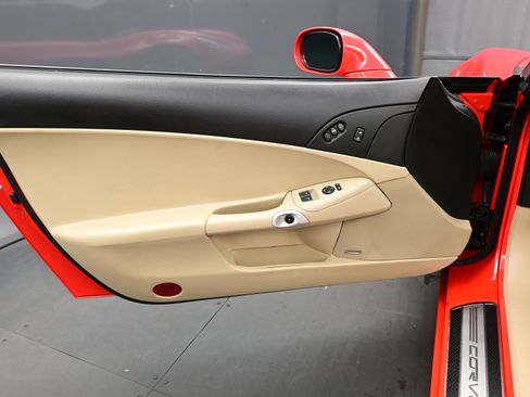 Used 2011 Chevrolet Corvette Grand Sport w/ Preferred Equipment Group image 9