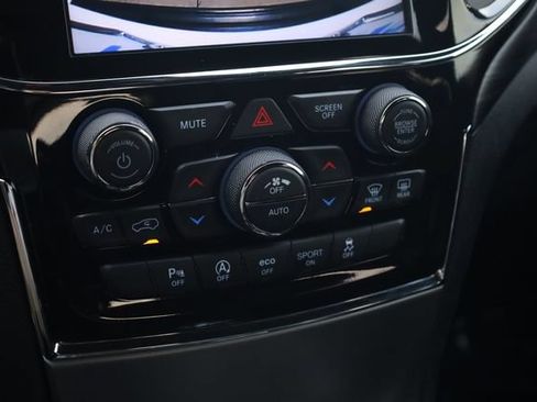Used 2021 Jeep Grand Cherokee Laredo X AWD/4WD image 19