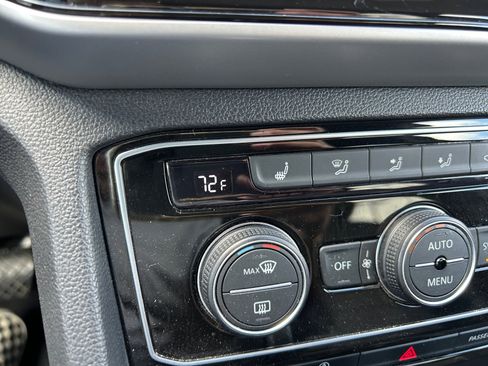 Used 2023 Volkswagen Atlas Cross Sport SE w/ Panoramic Sunroof Package FWD image 22