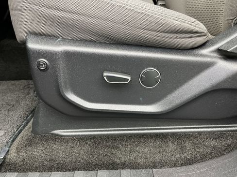 Used 2015 Ford F150 XLT w/ Equipment Group 301A Mid image 10