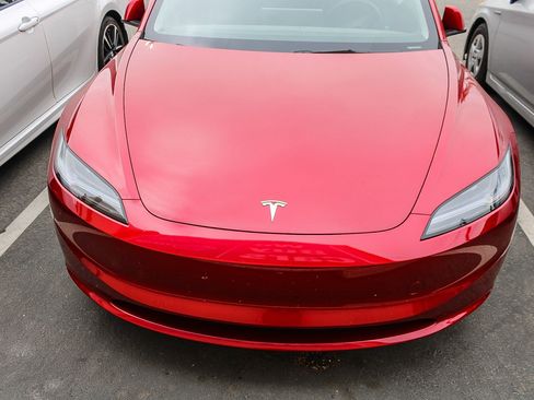 Used 2025 Tesla Model 3 Long Range RWD image 2