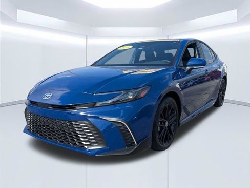 Used 2026 Toyota Camry SE FWD image 8