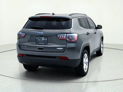 Used 2018 Jeep Compass Latitude w/ Popular Equipment Group AWD/4WD image 5