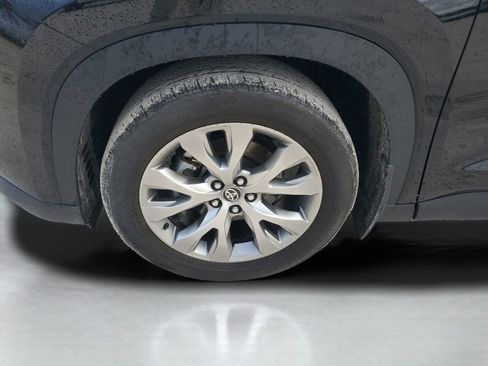 Used 2024 Toyota Grand Highlander Limited image 34