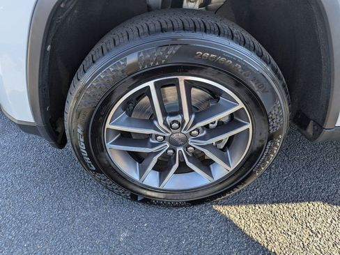 Used 2021 Jeep Grand Cherokee Limited image 28