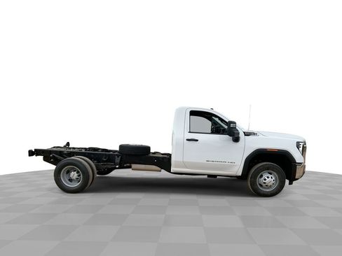 New 2026 GMC Sierra 3500 Pro w/ Convenience Package image 9