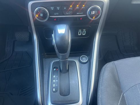 Used 2021 Ford EcoSport SE image 47