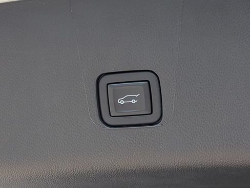 Certified 2023 Chevrolet Traverse RS w/ LPO, Cargo Package FWD image 15