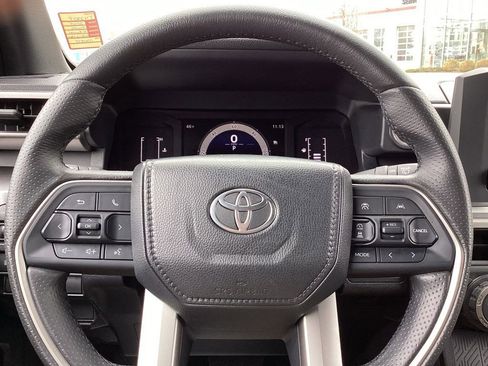 Used 2025 Toyota 4Runner SR5 image 28