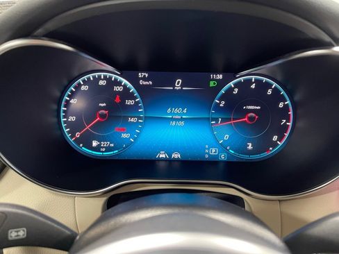 Used 2022 Mercedes-Benz GLC 300 4MATIC image 32