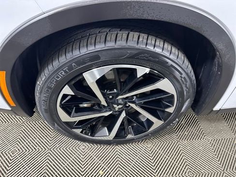 Used 2024 Mitsubishi Outlander SE image 10