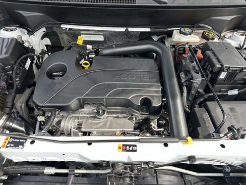 Certified 2024 Chevrolet Equinox RS FWD image 10