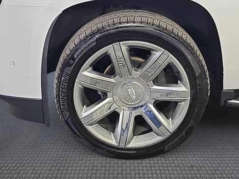 Used 2020 Cadillac Escalade Luxury AWD/4WD image 31