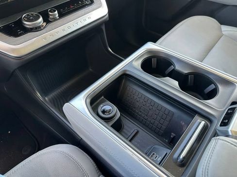 Used 2025 Ford Expedition Max Platinum w/ Driver's Package AWD/4WD image 26
