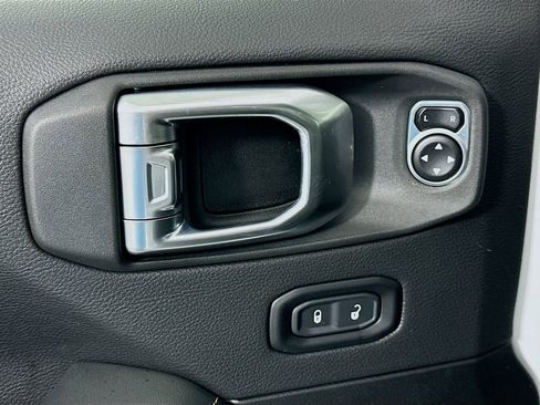 Used 2024 Jeep Wrangler Unlimited Sahara w/ Technology Group image 18