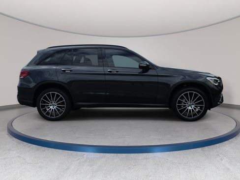 Used 2022 Mercedes-Benz GLC 300 image 4