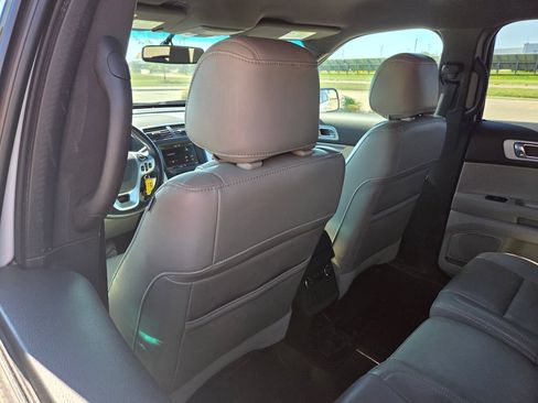 Used 2013 Ford Explorer XLT AWD/4WD image 47