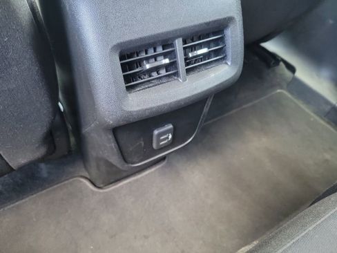 Used 2020 Chevrolet Equinox LT w/ Driver Convenience Package FWD image 12