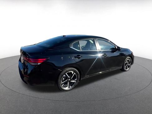 Used 2025 Nissan Sentra SV image 14