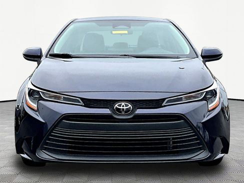 Used 2023 Toyota Corolla LE w/ Carpet Mat Package (TMS) FWD image 2