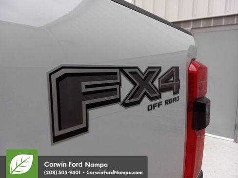 New 2026 Ford F250 Lariat w/ Black Appearance Package image 28