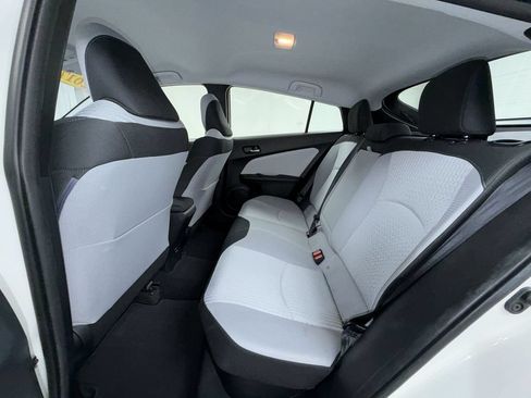 Used 2017 Toyota Prius Four FWD image 13