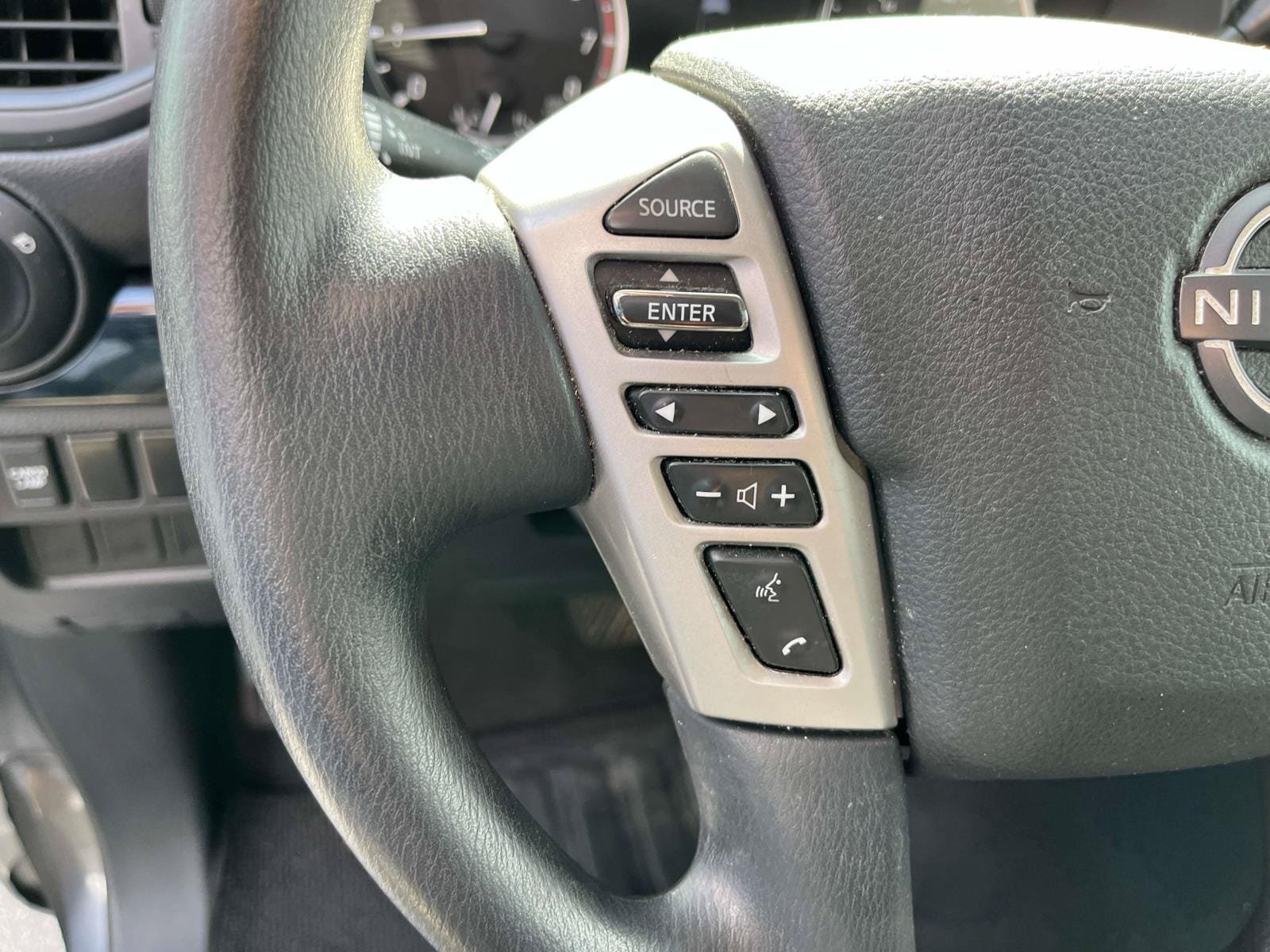 Used 2024 Nissan Titan SV w/ Accessory Utility Package AWD/4WD image 27