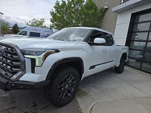 Used 2024 Toyota Tundra Platinum AWD/4WD image 3