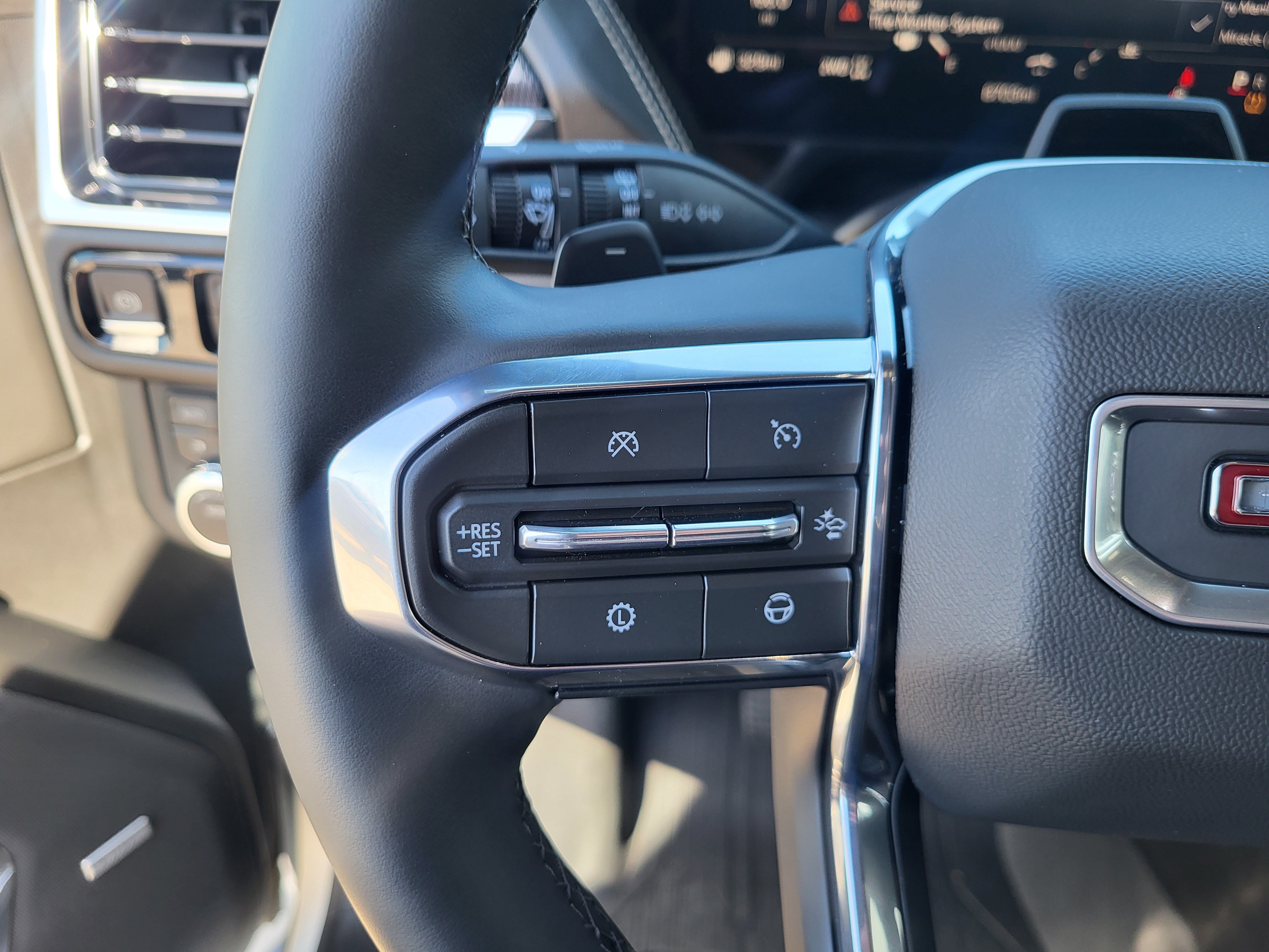 Used 2026 GMC Yukon Elevation w/ Elevation Premium Package AWD/4WD image 29