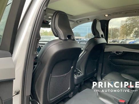 Certified 2022 Volvo XC90 T5 Momentum image 20