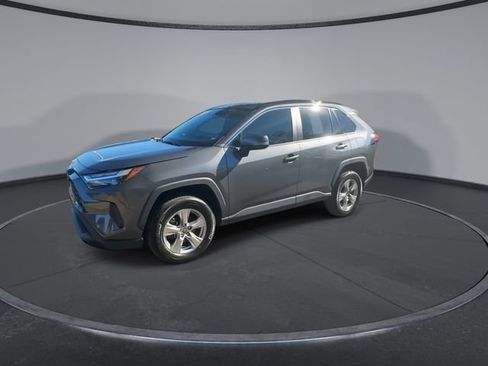 Used 2023 Toyota RAV4 XLE image 7