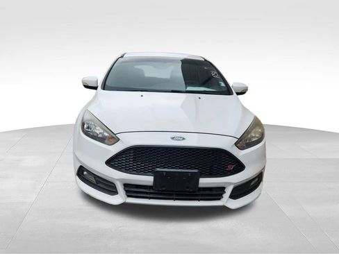 Used 2018 Ford Focus ST FWD image 18