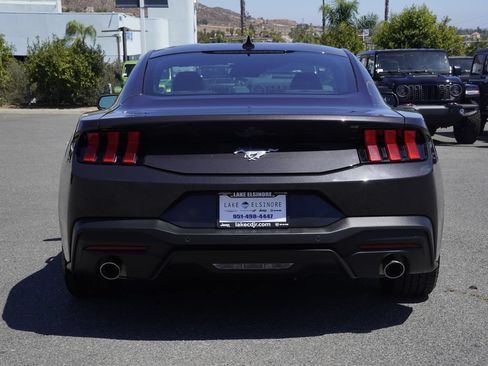 Used 2024 Ford Mustang Coupe RWD image 5
