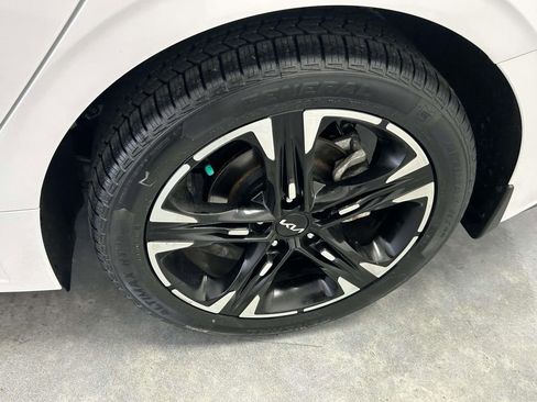 Used 2023 Kia K5 GT-Line w/ GT-Line Premium Package FWD image 9