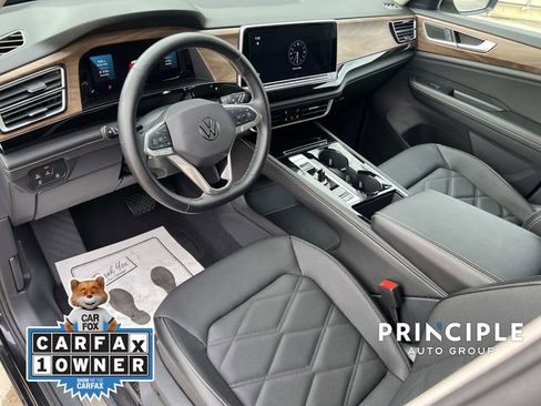 Used 2025 Volkswagen Atlas SE FWD image 16