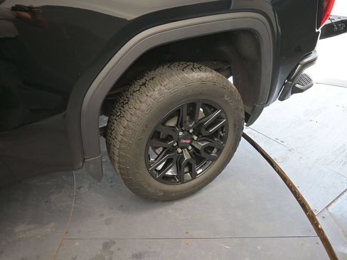 Used 2023 GMC Sierra 1500 Elevation w/ Preferred Package AWD/4WD image 18
