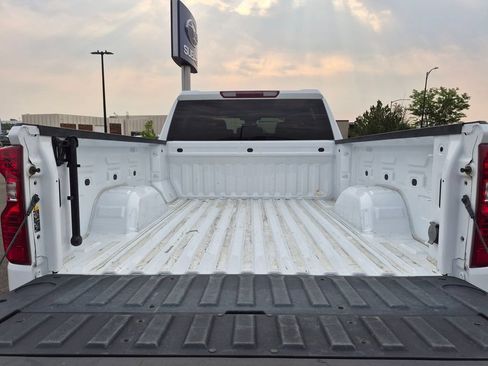 Used 2024 Chevrolet Silverado 1500 LT AWD/4WD image 6