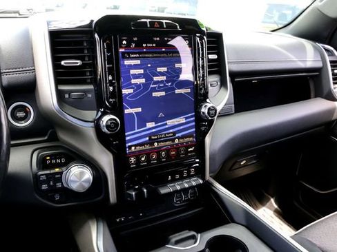 Used 2019 RAM 1500 Laramie AWD/4WD image 16