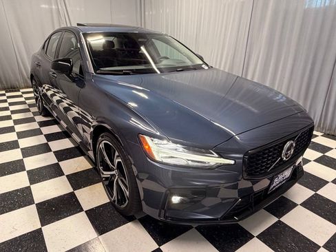Used 2024 Volvo S60 B5 Plus w/ Climate Package AWD/4WD image 3