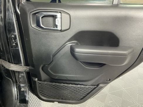 Used 2024 Jeep Wrangler Unlimited Sport AWD/4WD image 11