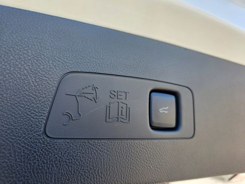 Used 2025 Lincoln Corsair Reserve image 15