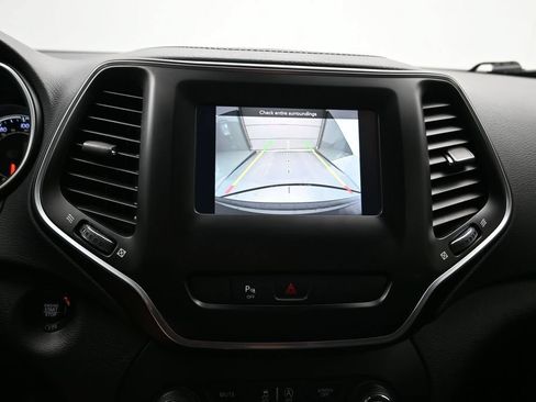 Used 2020 Jeep Cherokee Latitude Plus FWD image 16