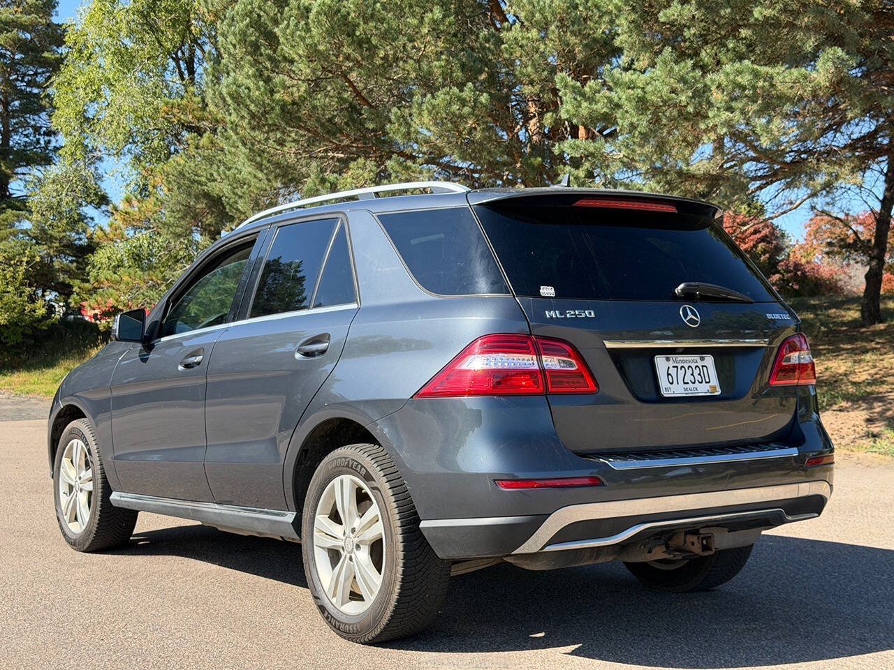 Used 2015 Mercedes-Benz ML 250 BlueTEC 4MATIC image 3