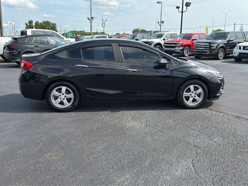 Used 2017 Chevrolet Cruze LS FWD image 6
