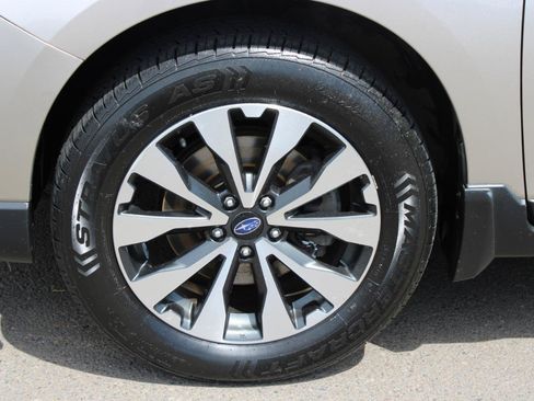 Used 2017 Subaru Outback 2.5i Limited AWD/4WD image 17