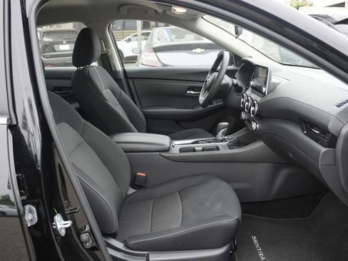 Used 2025 Nissan Sentra SV w/ Trunk Package FWD image 19