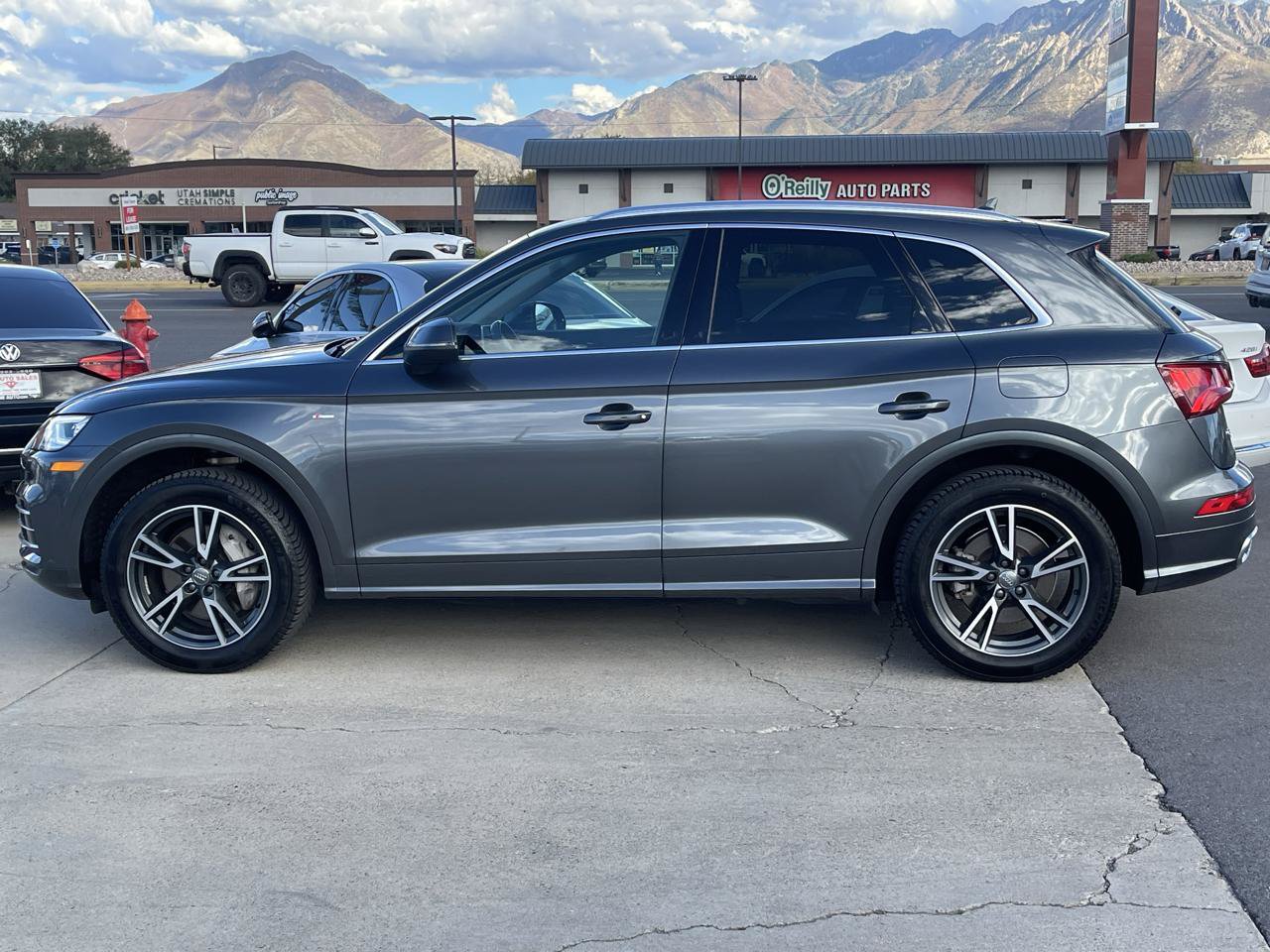 Used 2020 Audi Q5 e Premium Plus w/ Premium Plus Package AWD/4WD image 8