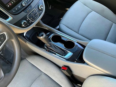 Used 2020 Chevrolet Malibu LT image 15